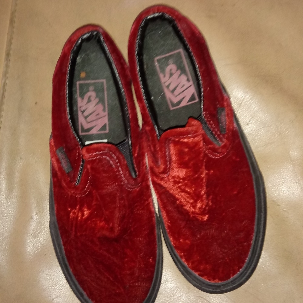 Vans - Picture 5 of 7